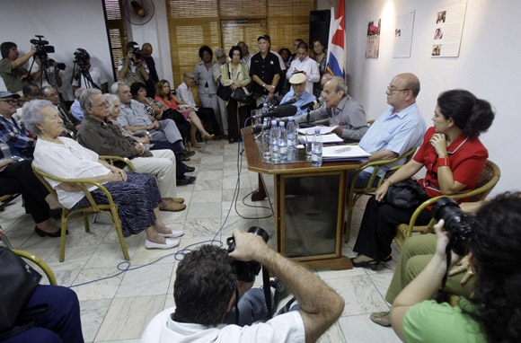 Otro momento del encuentro de artistas e itelectuales cubanos, por la Libertad de los Cinco. Foto: Ismael Francisco/Cubadebate.