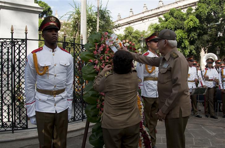 ante ofrenda enviada por fidel castro (Small)