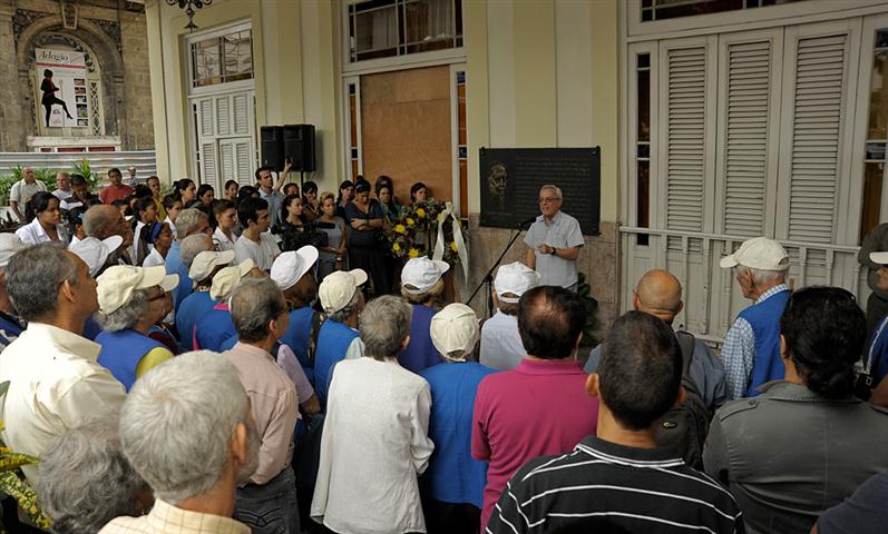 Palabras del Dr. EuseActo para evocar el 27 de noviembre de 1871, fecha en la que fueron fusilados ocho estudiantes de Medicina, acusados injustamente de profanar el sepulcro del periodista Gonzalo de Castañón / Foto Néstor Martí