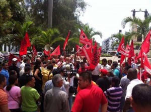Protestas en parque frente a Embajada de Cuba en Panamá donde se encuentra busto de José Martí Foto: David Vázquez
